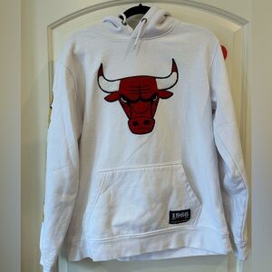 Chicago Bulls Hoodie-White-Size large-1966 patch